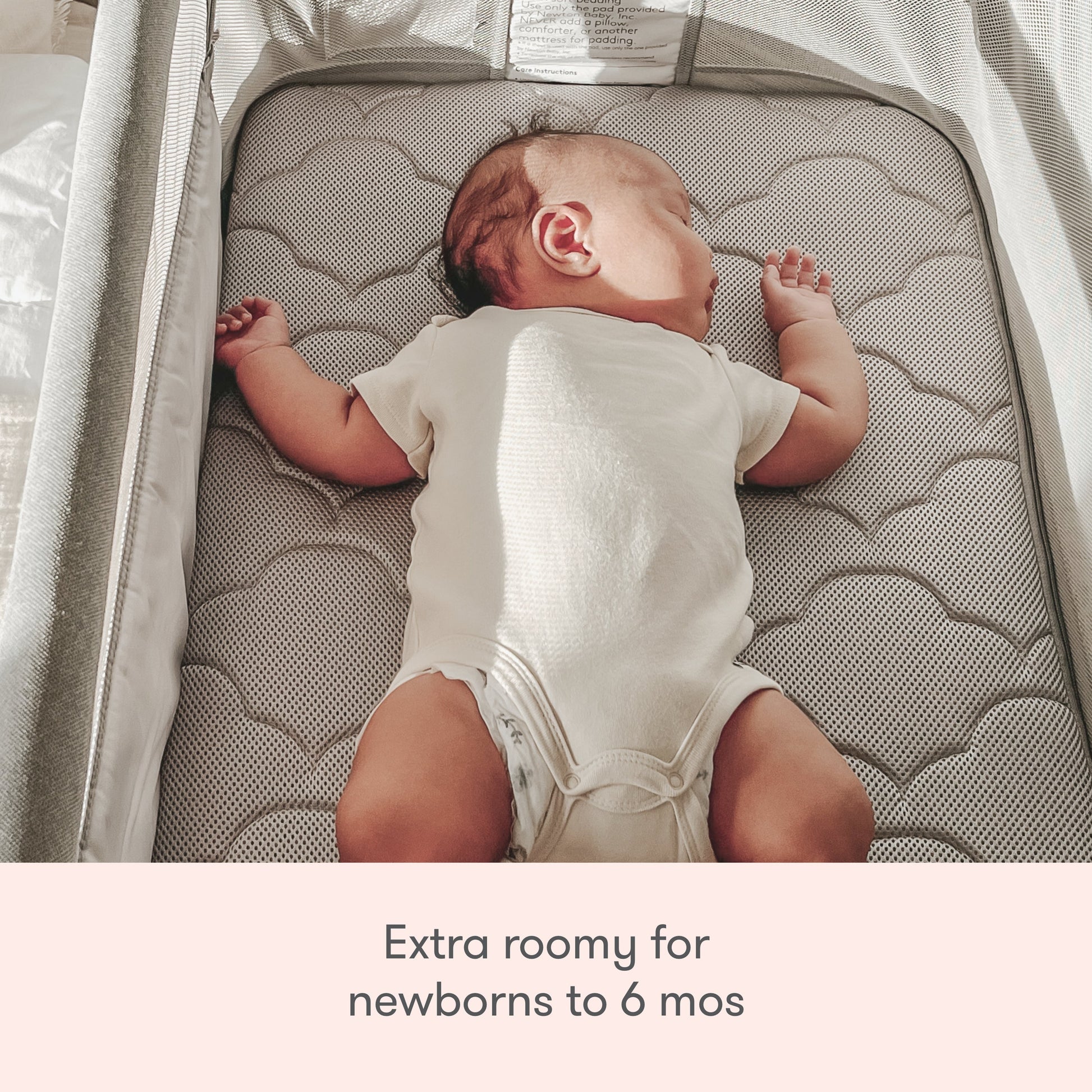 Bassinet & Bedside Sleeper + Waterproof Mattress
