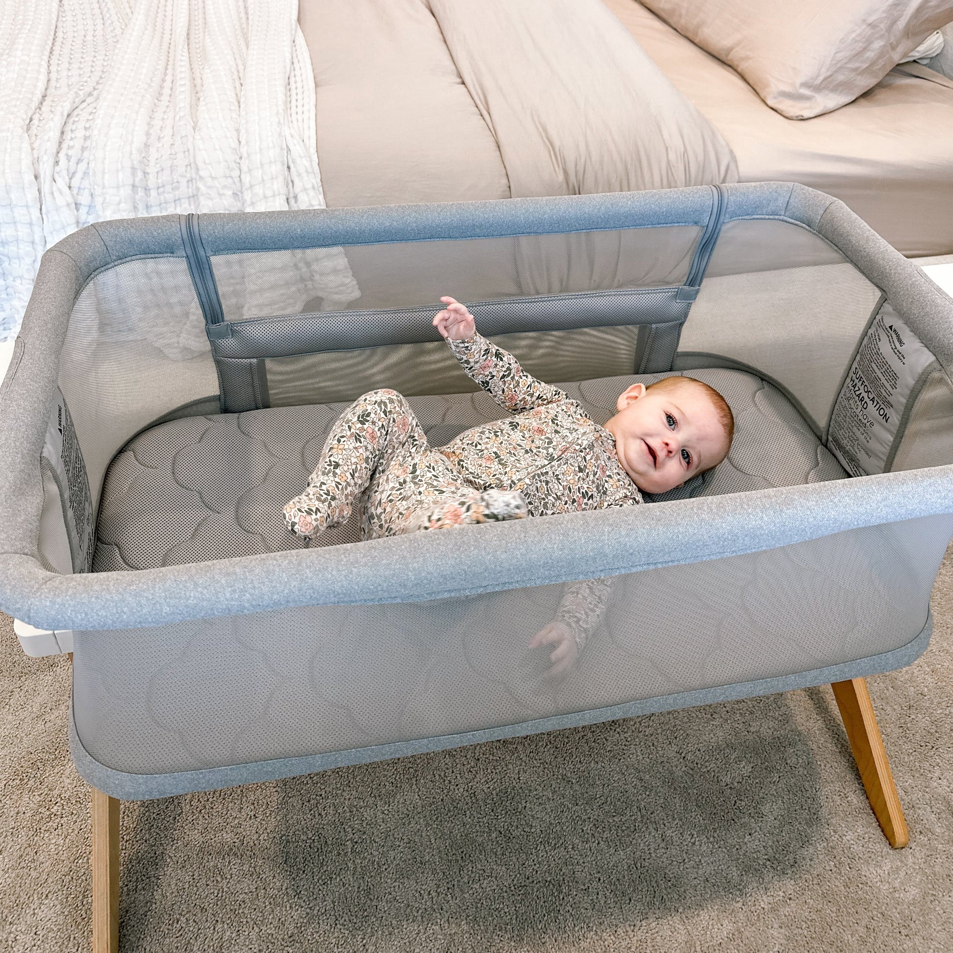 Bassinet & Bedside Sleeper + Deluxe Travel Crib