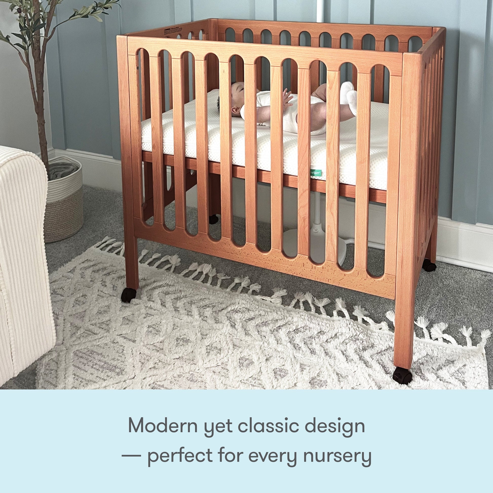 Newton Galileo Mini Crib with Newton Mattress