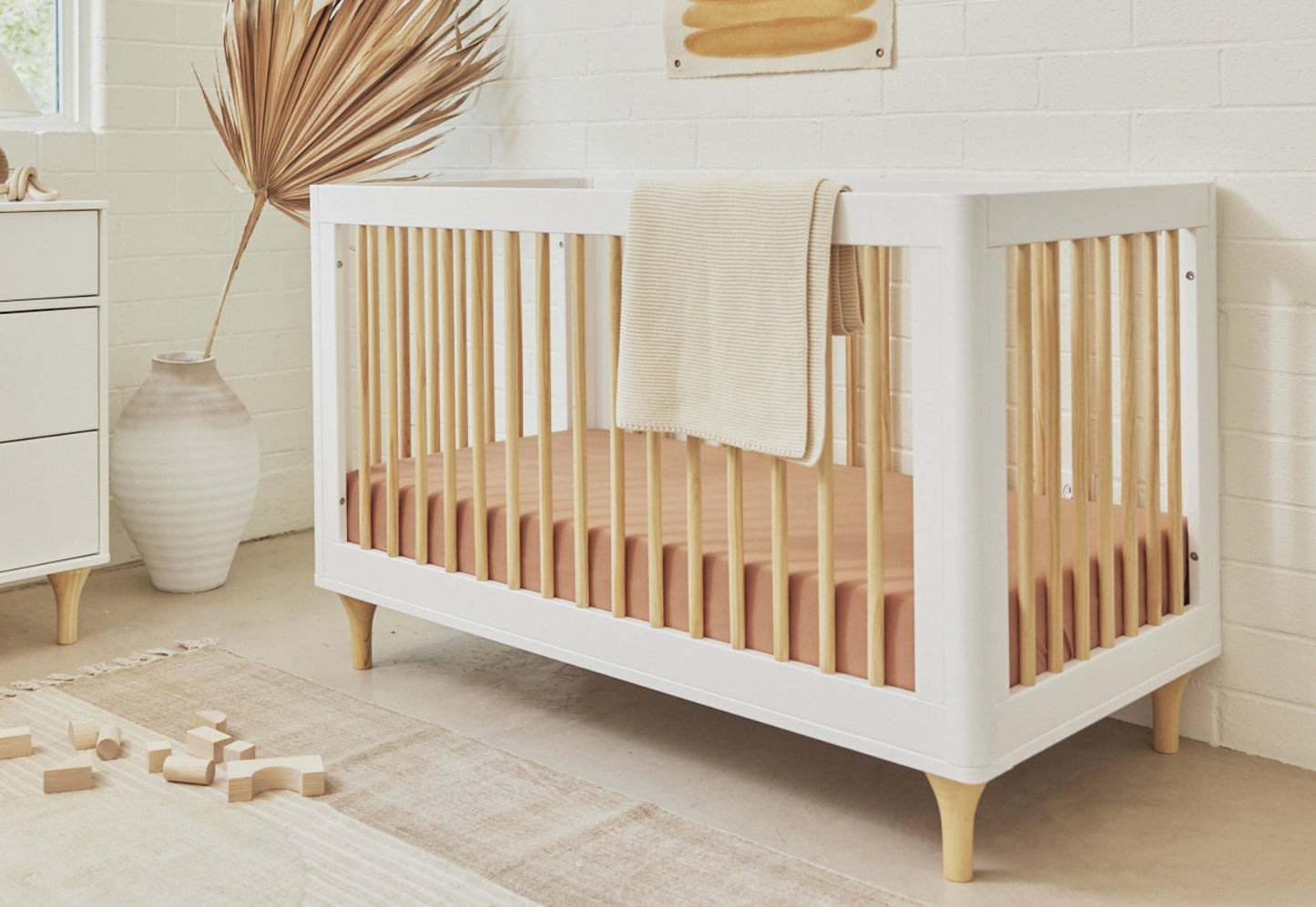 Lolly Convertible Crib