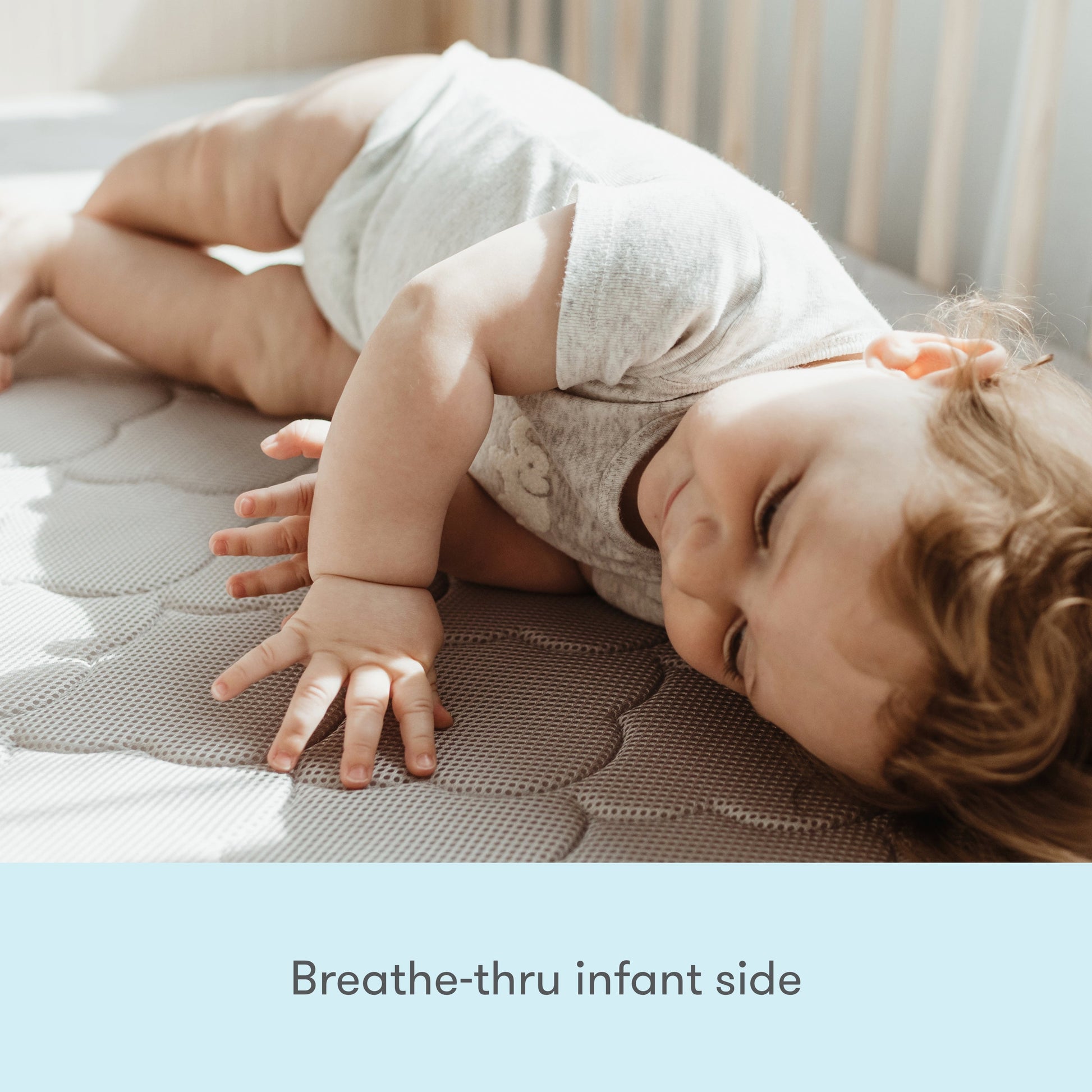 Bassinet & Bedside Sleeper + Waterproof Mattress